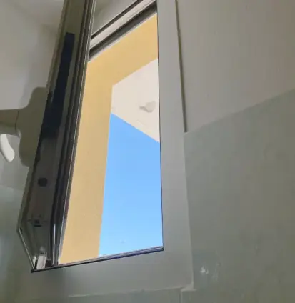 photo-1753630290912-c3c91be42043